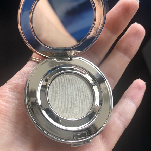 Clean Beauty, Jane Iredale PurePressed Eye Shadow, Oyster - Picture 2 of 5